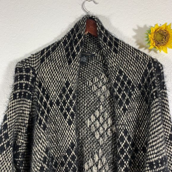 BCBGMAXAZARIA Soft Fuzzy Waterfall Ooen Sweater Pocket Cardigan Sz Small Women - Picture 5 of 12